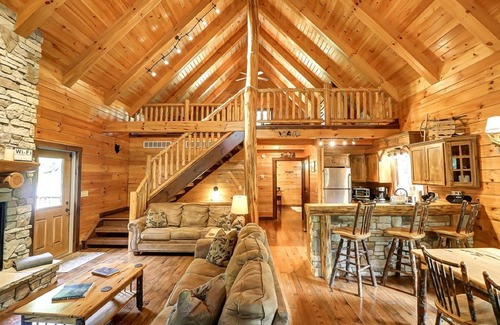 Logan Cabin | Almost Heaven Cabin at Trickle Creek in Hocking Hills