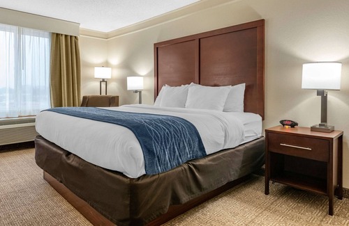 Heath Hotel | Comfort Inn & Suites