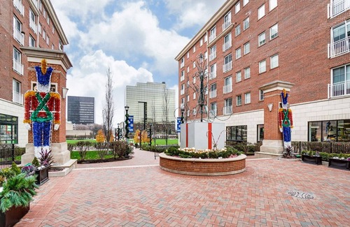 Scioto Mile Apartment | Convenient Downtown Apartment. You’ll love it here
