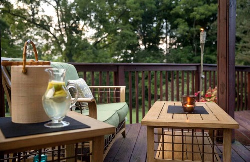 Perrysville House | House ∙ 2 bedrooms ∙ 6 guests