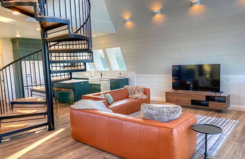 Millersburg Cabin | Luxury 4 Bedroom A-Frame with Hot Tub