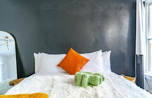 Short North House | Prime Location Top Rated Clean Parking Free!
