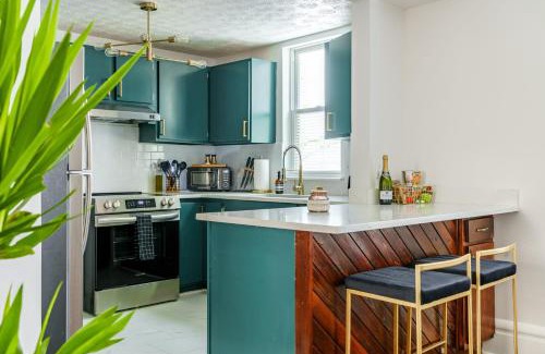 Short North House | Prime Location Top Rated Clean Parking Free!