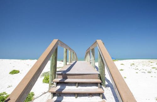 Pass-a-Grille Historic District House | 1 - Beach Club At Pass-A-Grille