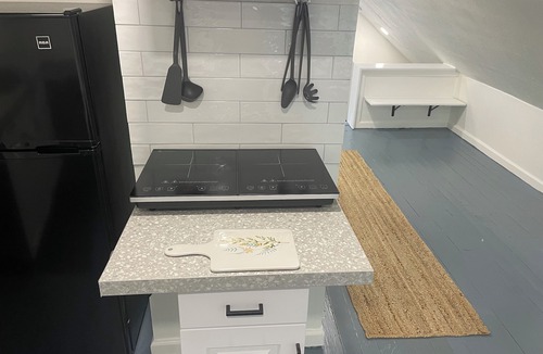 Cleveland Apartment | 1-bedroom apartment just 15 minutes drive to Cleveland Clinic and Airport