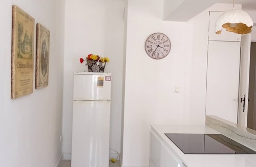 Italian Village Apartment | 1-bedroom apartment just a 16-minute walk to Nationwide Arena