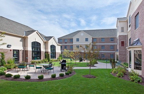 Stow Condo | 1 Bedroom Suite | FREE Breakfast + Laptop-friendly