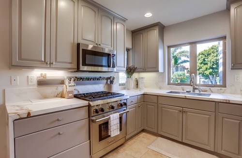 Beach Barber Tract Condo | 1 Block To Beach * Air Conditioning * Perfect Location