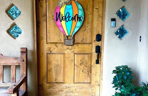Corrales House | 10 Min To Albuquerque Balloon Park ~ Corrales Oasis ~ Hot Tub ~ Amazing Views!