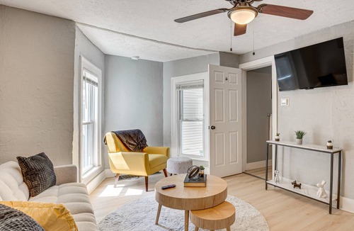 Downtown Akron House | 106 m² House ∙ 3 bedrooms ∙ 6 guests