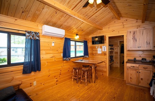 Logan Cabin | 119) Uguisu Log Cabin. Close to Hocking Hills State Park and more!