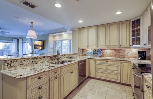 South Beach Condo | 1855 Beachside Tennis - Gorgeous Views of Calibogue Sound!