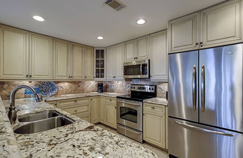 South Beach Condo | 1855 Beachside Tennis - Gorgeous Views of Calibogue Sound!