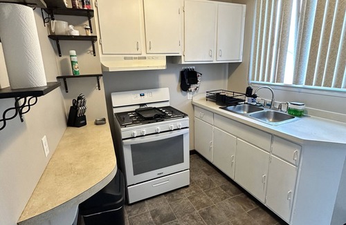 Massillon House | 2 bedroom house all to yourselves! 1.3mile to downtown Massillon