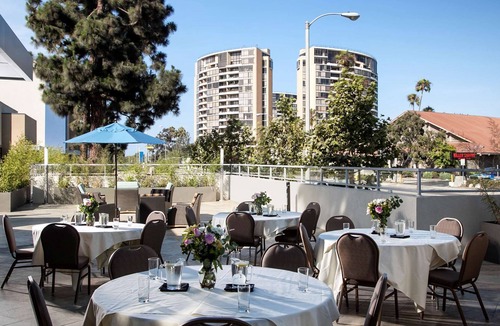 Marina del Rey Hotel | 2 Connecting Suites at a Hotel