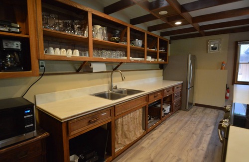 New Plymouth House | 200+ private wooded acres to explore onsite, with DirecTV, WiFi, & Pet Friendly