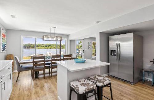 Portage Lakes House | 223 m² House ∙ 4 bedrooms ∙ 9 guests