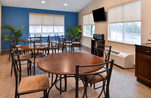 Barton Hotel | 27 m² Motel ∙ 127 guests