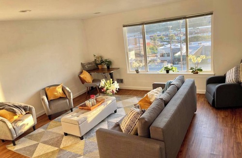 West Queen Anne House | 2BR/2BA Queen Anne Retreat/downtown, port,parking