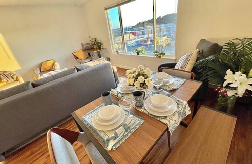 West Queen Anne House | 2BR/2BA Queen Anne Retreat/downtown, port,parking