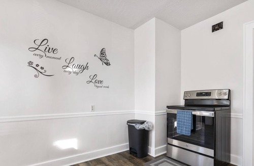 Canton Apartment | 2BR Beach Dreaming Apt in the Heart of Canton