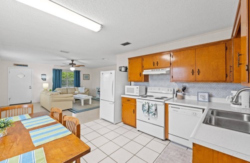 Laguna Beach House | 2BR Sleeps 7 Pet Friendly 1 Block To Beach