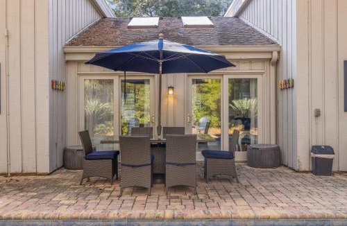 Lawton Woods House | 3 BDR Stay for 8 Near Beach Shops & Golf Course