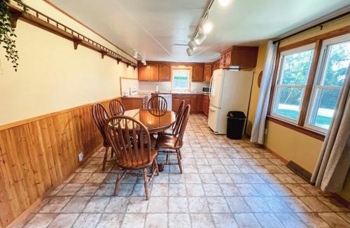 Millersburg House | 3 Bedroom home outside of Berlin, Patio with Hot Tub!