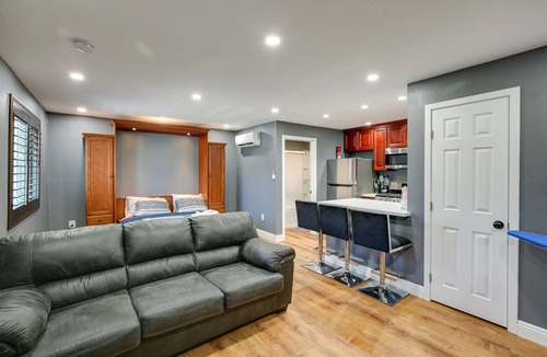 Los Angeles Apartment | 3 Mi to SoFi Stadium! Hidden Gem in Hawthorne