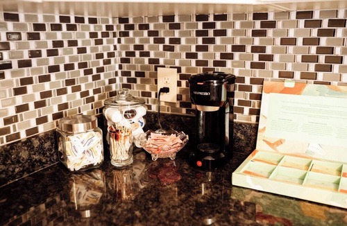 Fairlawn Heights House | 327 · Winter Retreat - 6BR, All age friendly