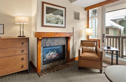 Stowe Area Cabin | #337 | Inside Lodge At Spruce Peak | Studio | Ski in in Ski out