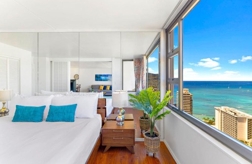 Waikiki Apartment | 36Fl with Ocean View, Mins to Waikiki Beach, Parking