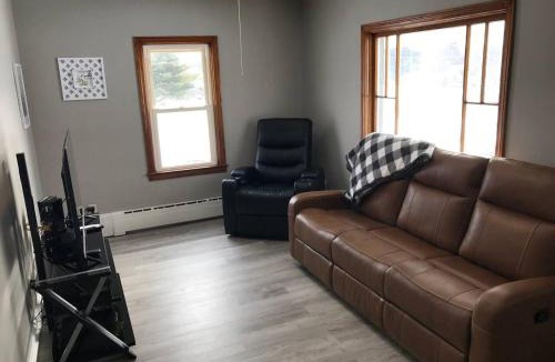 Zanesville House | 3BR 1BA North End Walk to the Hospital