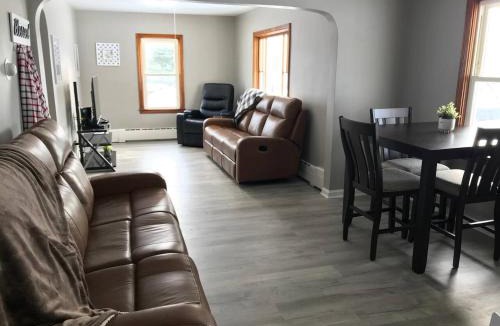 Zanesville House | 3BR 1BA North End Walk to the Hospital