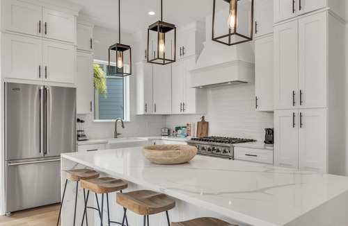 Holiday Isle House | 3BR Coastal Home w/Private Pool + Modern Kitchen | Beach Paradise Manor