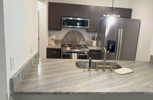 Hilliard Condo | 3BR Hilliard Luxury Condo: 5min Walk to Target, 10min Walmart, 10min Drive OSU!