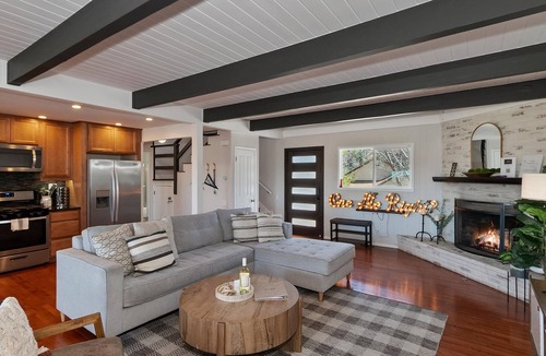 Cedar Glen House | 4 Bd Modern Lakehouse Retreat w/Stunning Lake Views