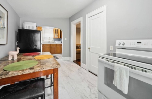 Akron Apartment | 4 Bed 1 Bath Apt in Akron's North Hill Area