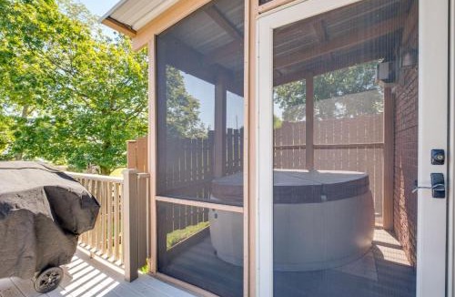 Millersburg Apartment | 4 Mi to German Village Studio with Hot Tub!