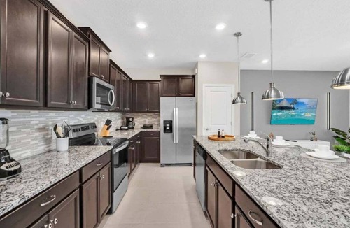 Tuscan Hills House | 4058 LA - Windsor Paradise Escape