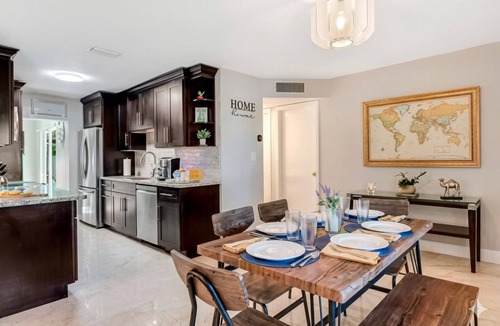 Pompano Beach House | 4BR Getaway w/Private Pool~Game Room~Outdoor Bar