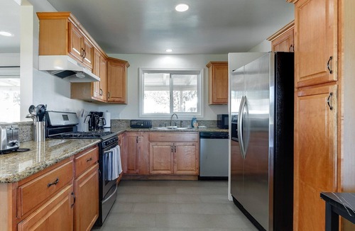 Granada Hills House | 5 Bedroom Charmer in Granada Hills