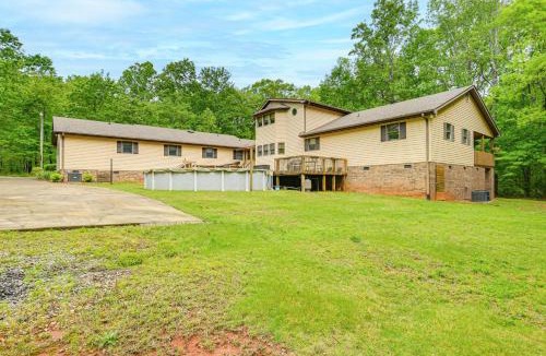Tigerville House | 5 Mi to Lake Robinson: WFH-Friendly Home w/Pool