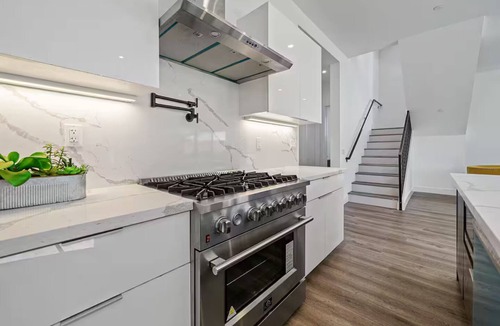 Melrose Villa | 5BR/5.5BA New Villa in Los Angeles With Parking