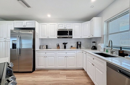 Orient Park Cottage | 6616 Travis Blvd