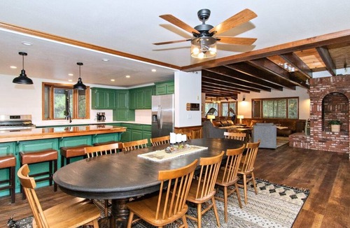 Summit Estates Cabin | 7bd cabin-hot tub-game room-play area-tiki bar