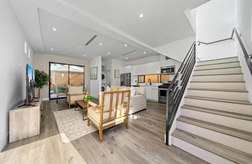Fairfax District House | 7BR, 7.5BA double villa W/parking in Hollywood