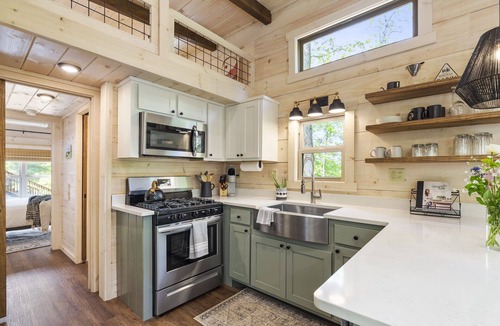 Oconee County Cabin | A Lakefront Tiny Cabin: Hot tub, Kayaks, SUP, Canoe, Hike, Near Jocassee