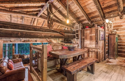 Breckenridge Cabin | A one of a kind rustic mountain cabin straddling a creek