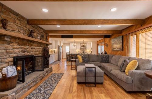 Sugar Grove House | A River Cliff View